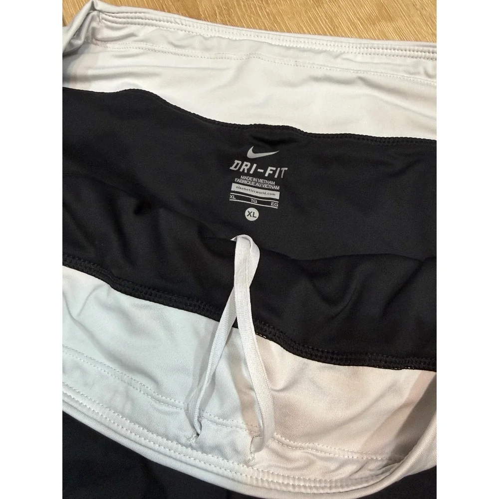 XL Nike Dri-FIT Running Shorts Womens Black White Trim Athletic Gym‎ Workout